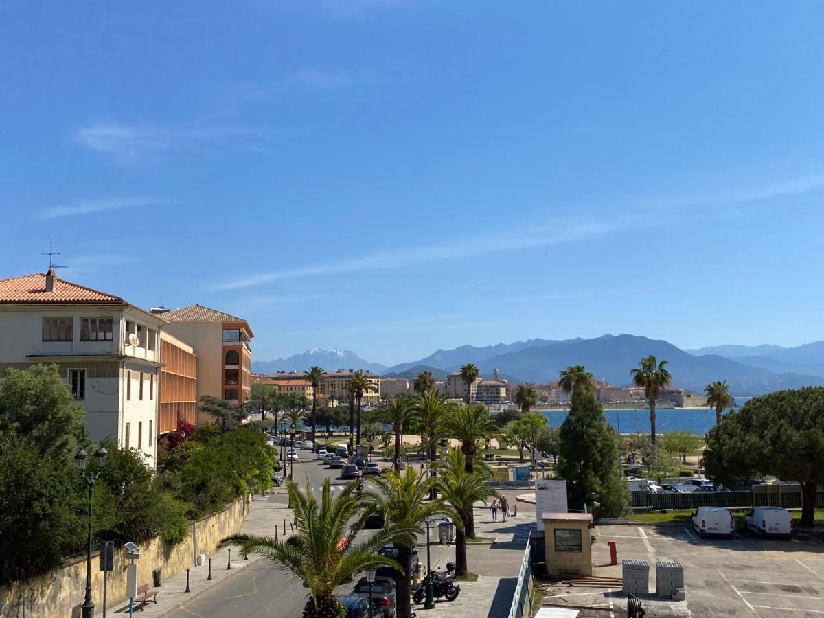 Appartement 50m2 pied dans l’eau Ajaccio  Extérieur photo